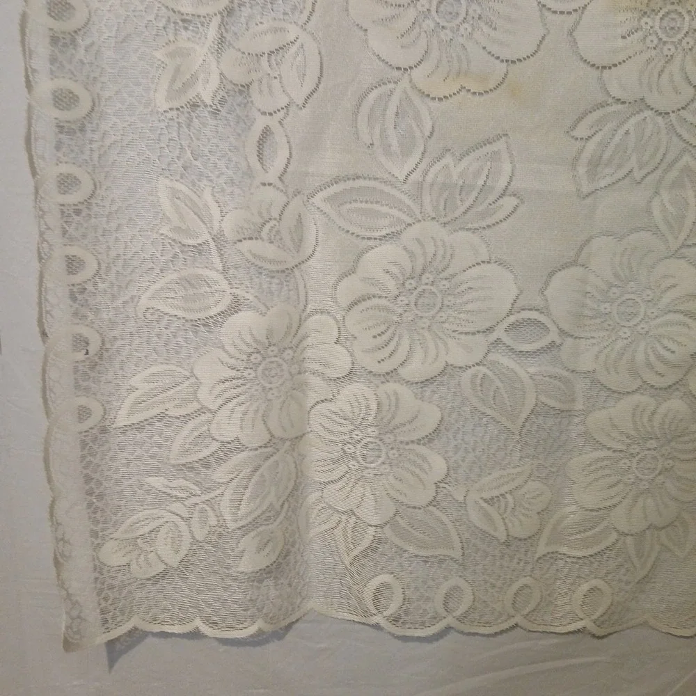 Vintage Polyester Doily, Small Tablecloth For Accent Table 35 Inch‎ By 35 In